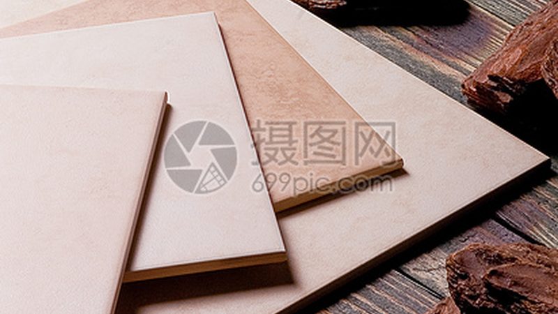 地砖和木地板哪个安装成本低？别只看材料单价
